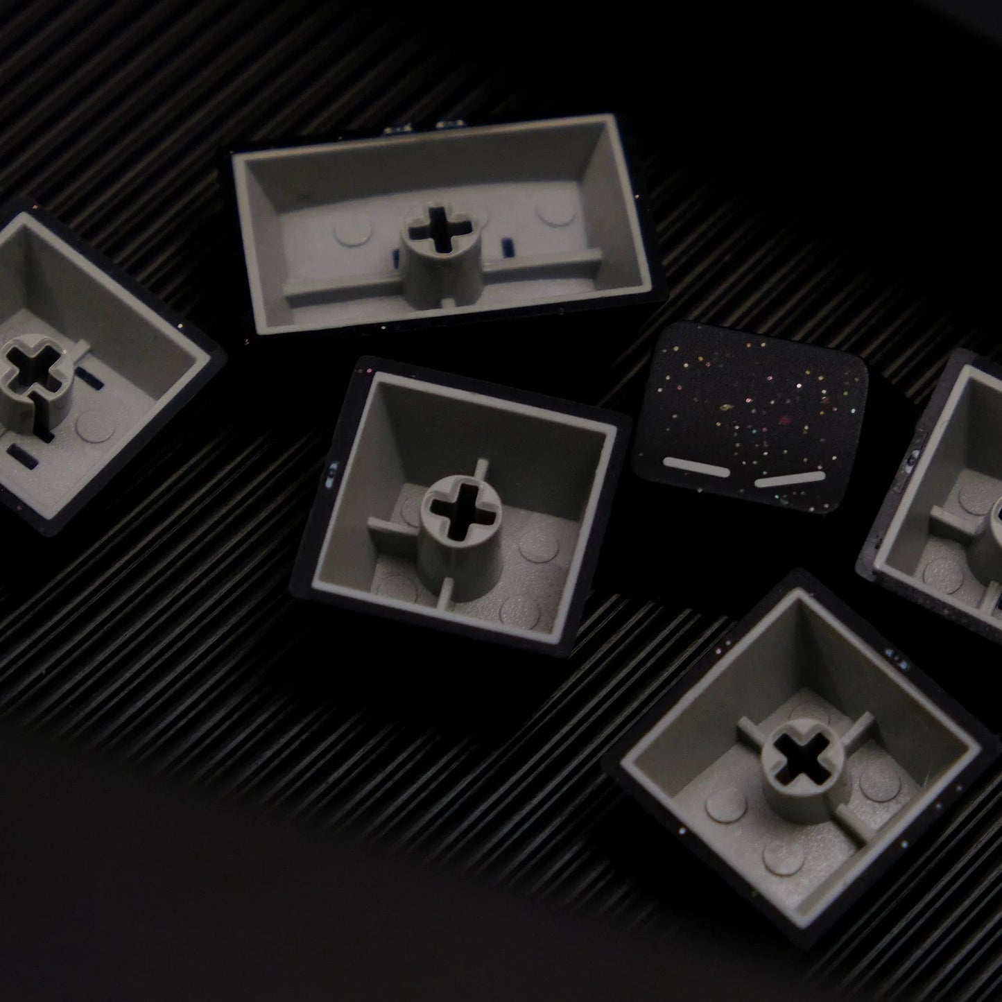Keycaps MyKeyboard Jaycomia WOB Flash de perfil Cherry en ABS double shot con diseño moteado