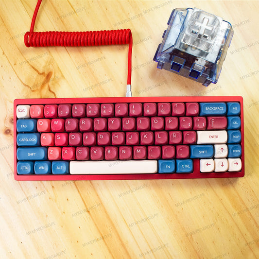 Teclado mecánico MyKeyboard WEIKAV Lucky65 V2 rojo de 65% con teclas personalizadas y cable en espiral a juego