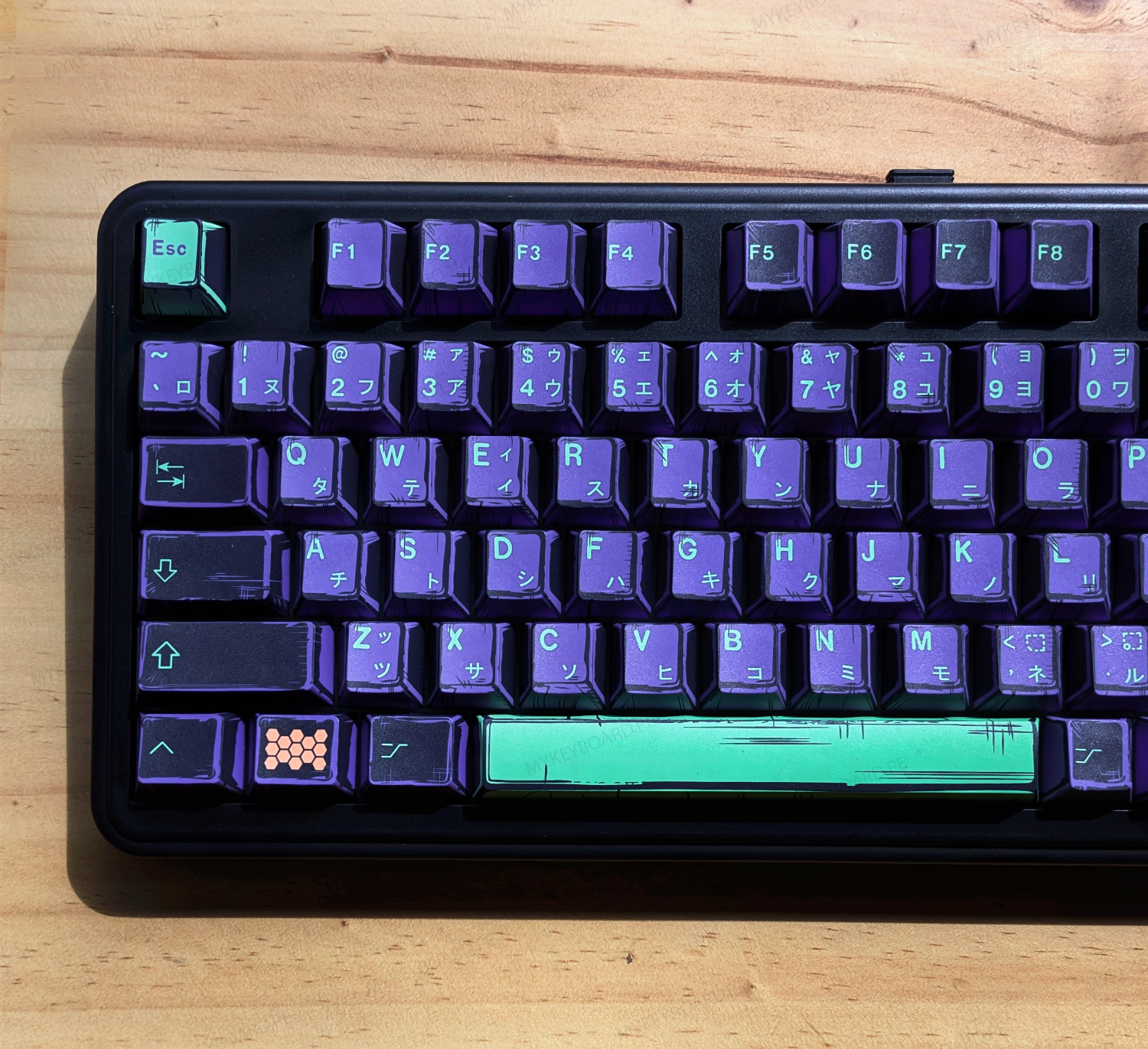 Teclado customizado Epomaker TH99 Evangelion EVA-01