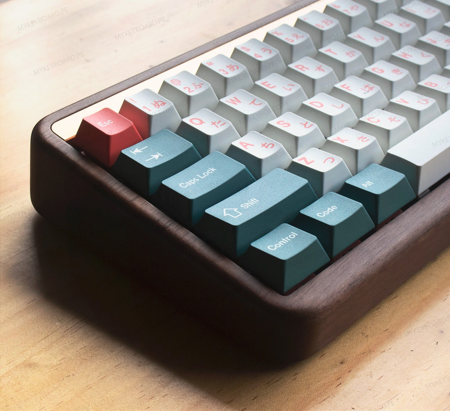 Teclado mecánico MyKeyboard Akko MU01 Kaiju con carcasa de madera de nogal y teclas PBT perfil MOA en gris y verde