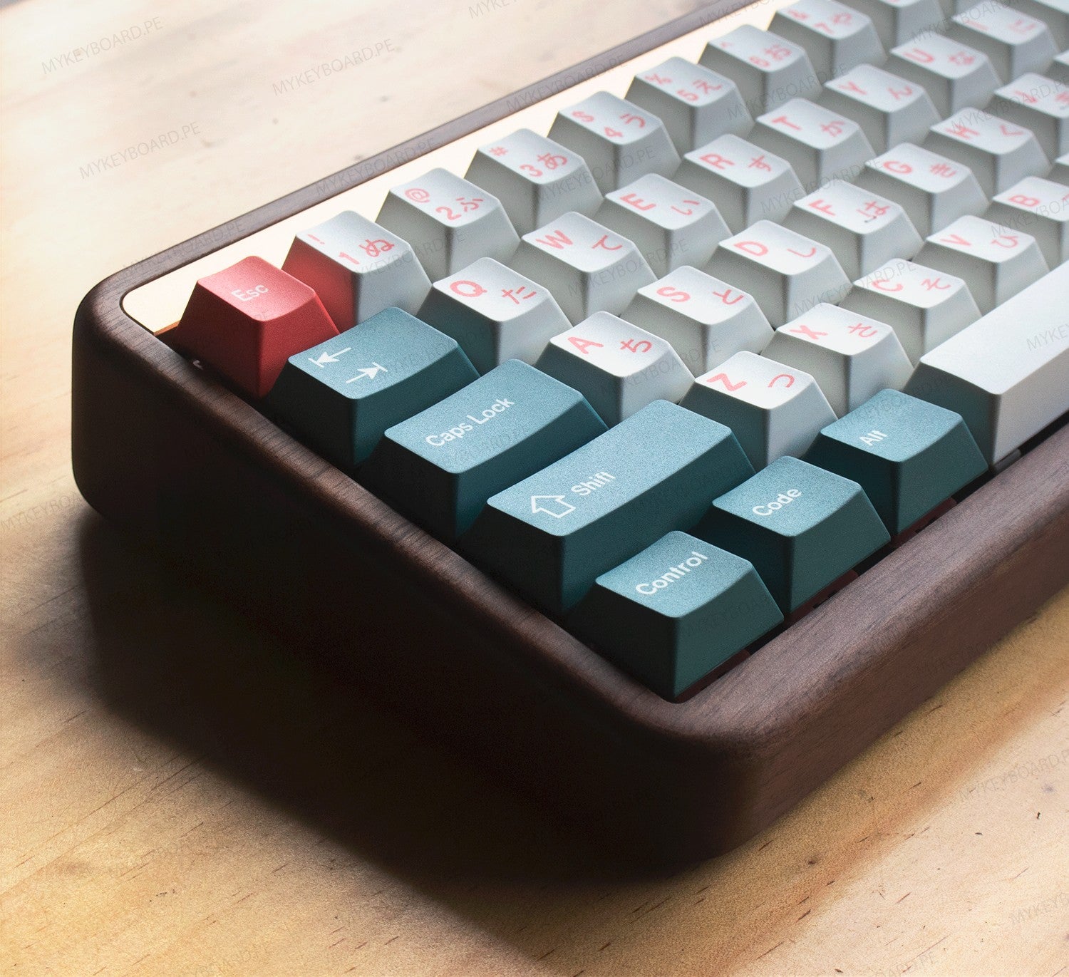 Teclado mecánico MyKeyboard Akko MU01 Kaiju con carcasa de madera de nogal y teclas PBT perfil MOA en gris y verde