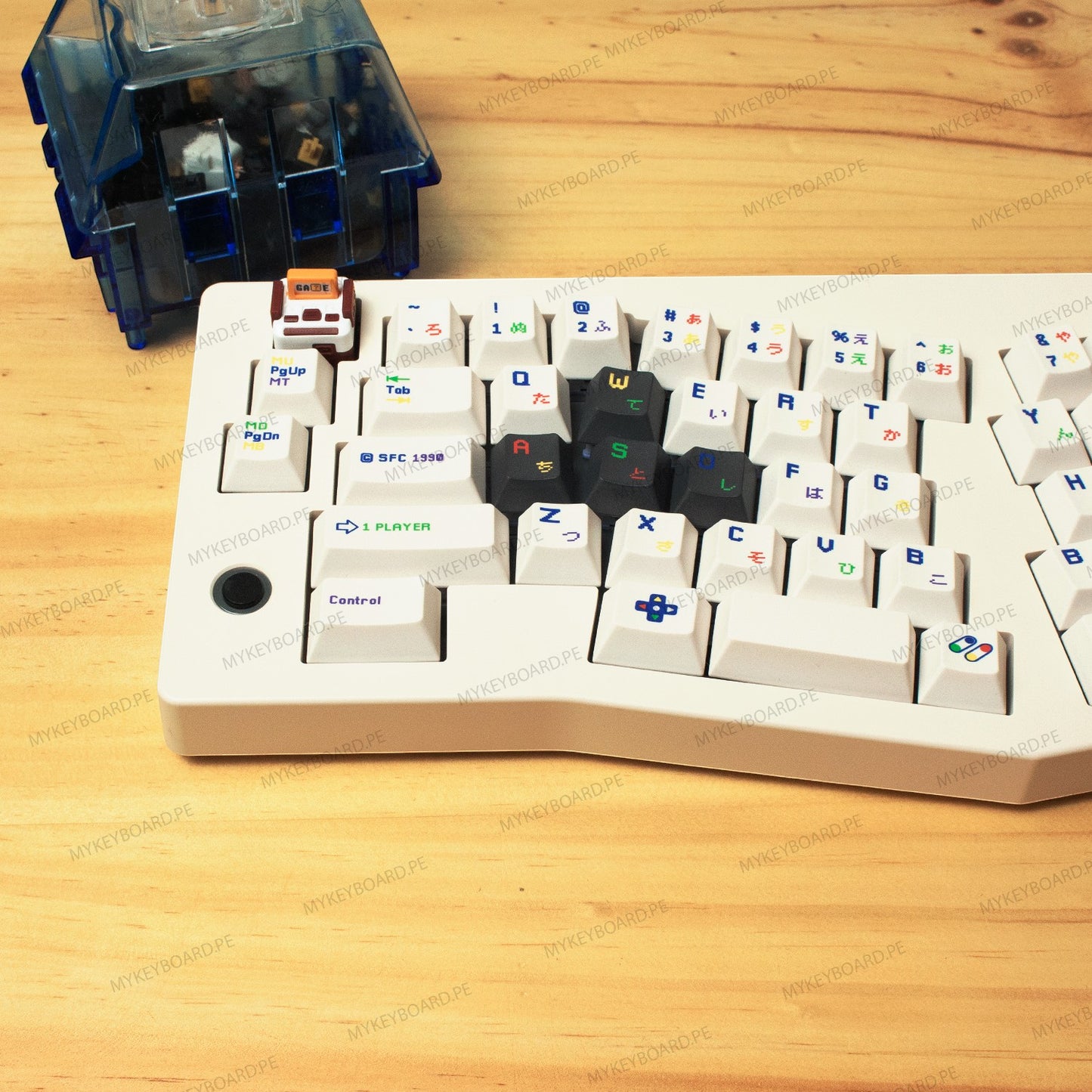 Teclado ergonómico MyKeyboard CIDOO Alice ABM066 con teclas retro, diseño Childhood Memories y switch azul