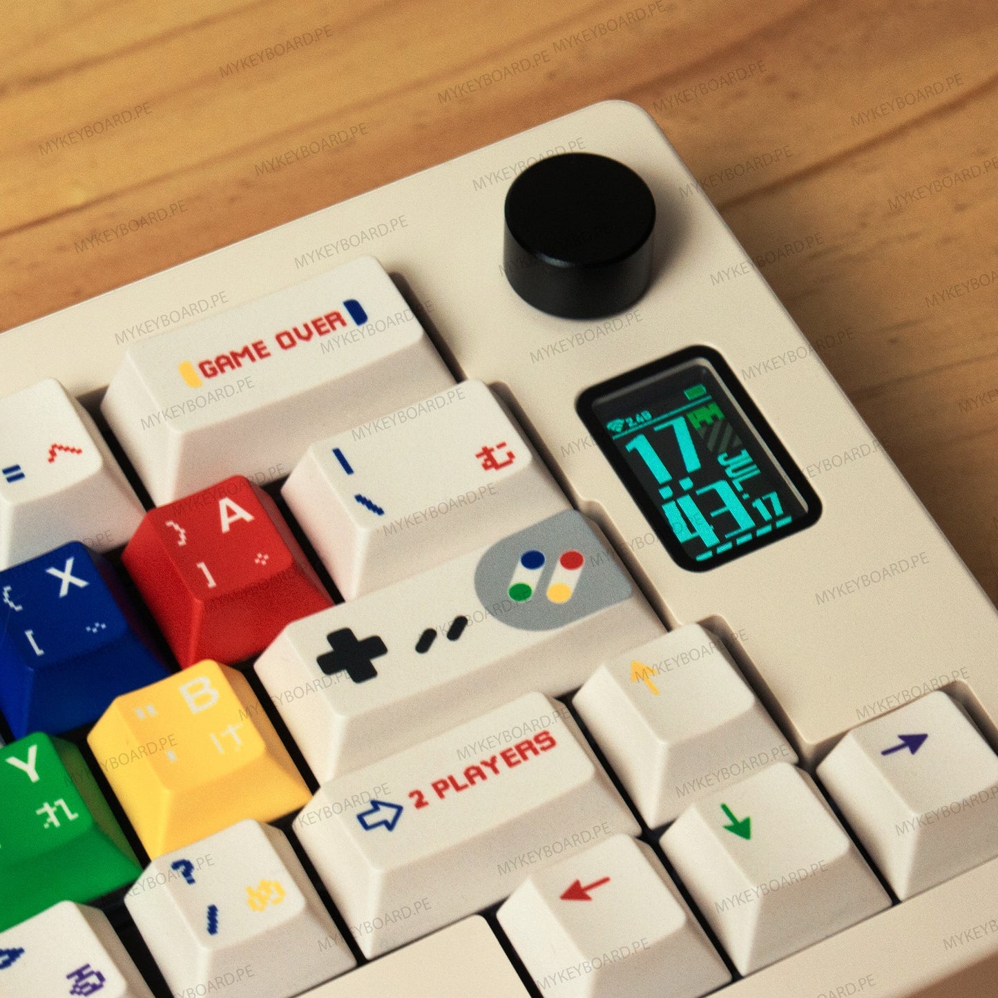 Teclado mecánico MyKeyboard CIDOO Alice ABM066 con teclas retro de colores, pantalla LCD y perilla de control