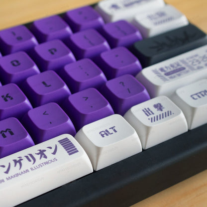 Teclado mecánico MyKeyboard CIDOO QK61 EVA01 60% con teclas moradas y blancas, diseño temático y retroiluminación RGB