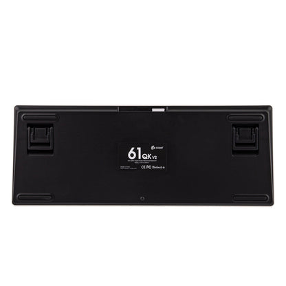 Parte inferior del teclado mecánico MyKeyboard CIDOO QK61 V2 con patas ajustables y etiqueta de especificaciones