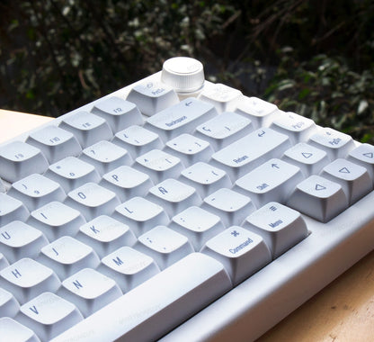 Teclado mecánico MyKeyboard CIDOO QK75 compacto 75% en color blanco con perilla de volumen y teclas en español