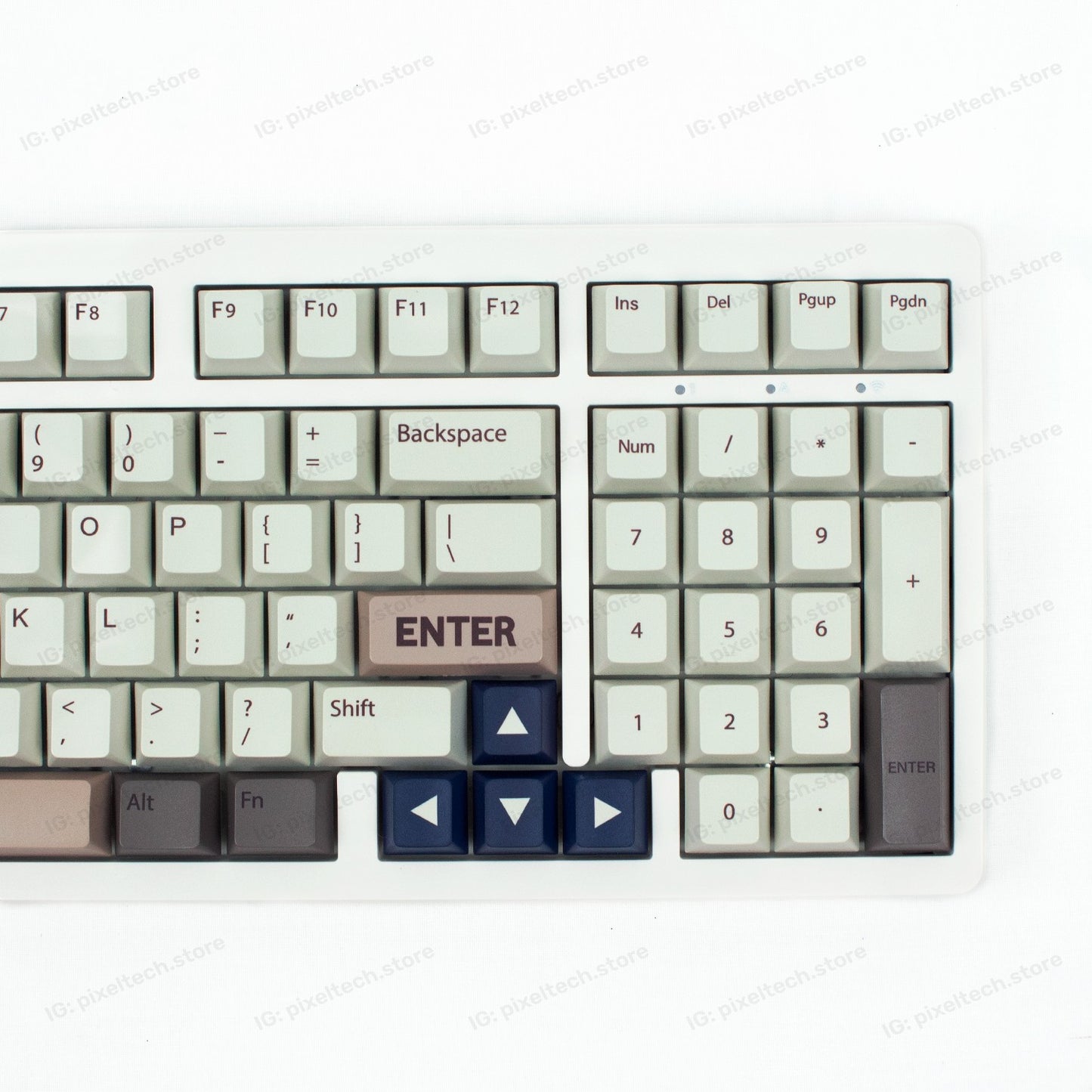 Teclado mecánico MyKeyboard EPOMAKER EK98 con teclas PBT en tonos gris, marrón y azul, formato compacto 96%.