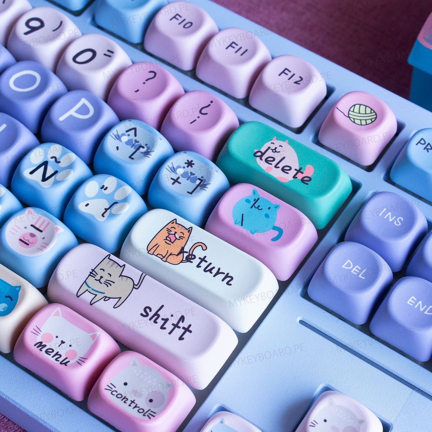 Teclado mecánico MyKeyboard Epomaker X Feker Galaxy80 TKL con teclas PBT personalizadas de gatos en tonos pastel