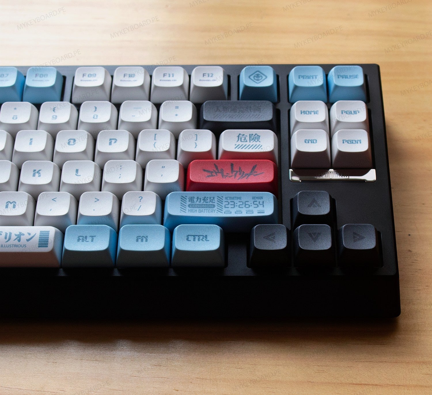 Teclado mecánico MyKeyboard EPOMAKER G84 HE formato 75% con teclas PBT temáticas EVA 00 en tonos azul, blanco y rojo