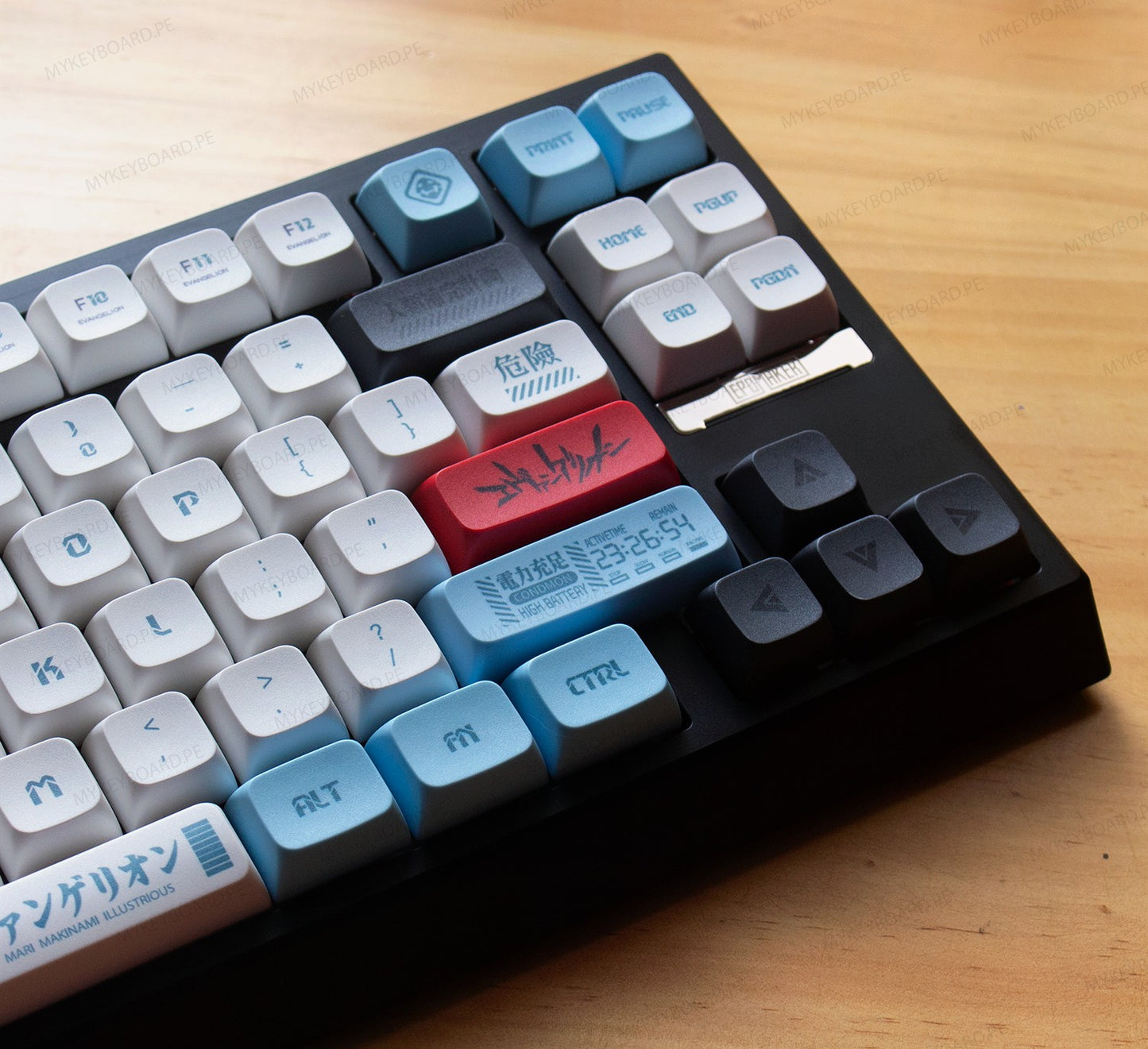 Teclado mecánico MyKeyboard EPOMAKER G84 HE con diseño EVA 00, teclas PBT azul y blanco y detalles en rojo.