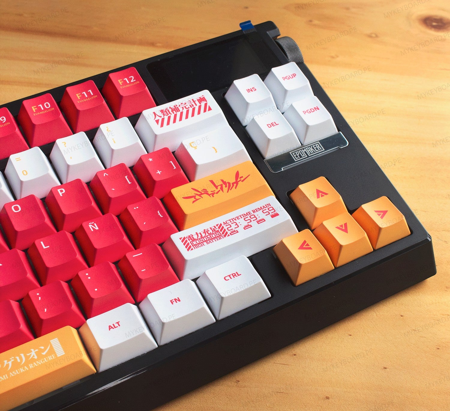 Teclado mecánico MyKeyboard EPOMAKER G84 Pro EVA-02 con teclas rojas, naranjas y blancas y pantalla LCD integrada.