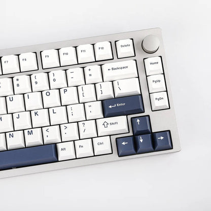 Teclado mecánico MyKeyboard EPOMAKER P75 formato 75% con carcasa de aluminio plateado y teclas blancas y azul marino
