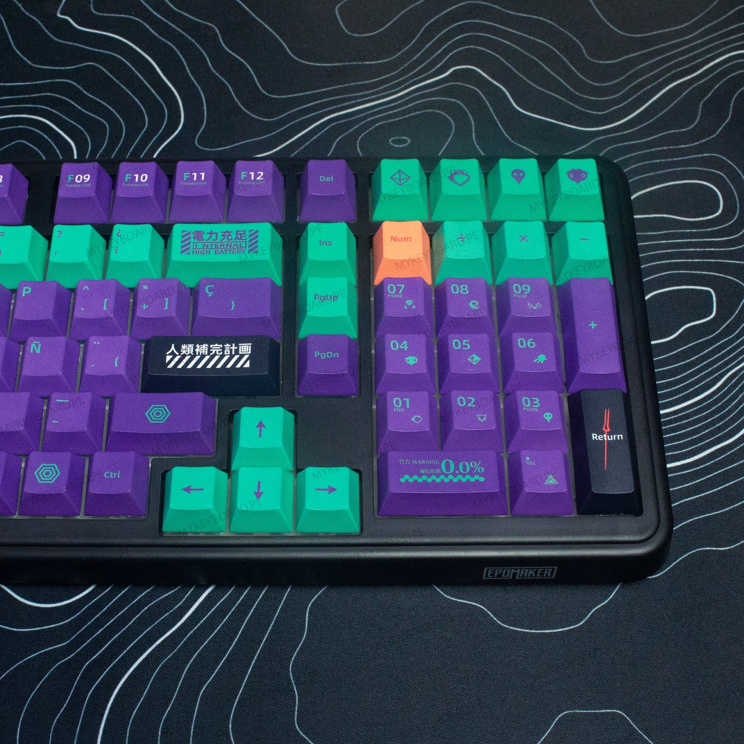 Teclado mecánico MyKeyboard EPOMAKER TH99 formato 96% con teclas PBT moradas y verdes estilo Evangelion EVA-01