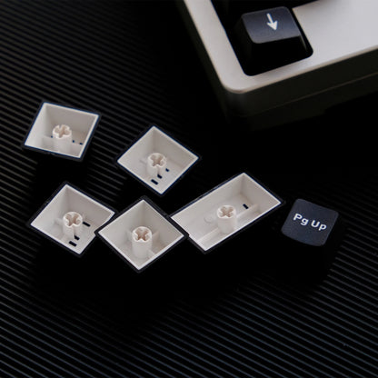 Keycaps MyKeyboard Jaycomia GMK BOW de perfil Cherry fabricadas en PBT Double Shot en color blanco y negro