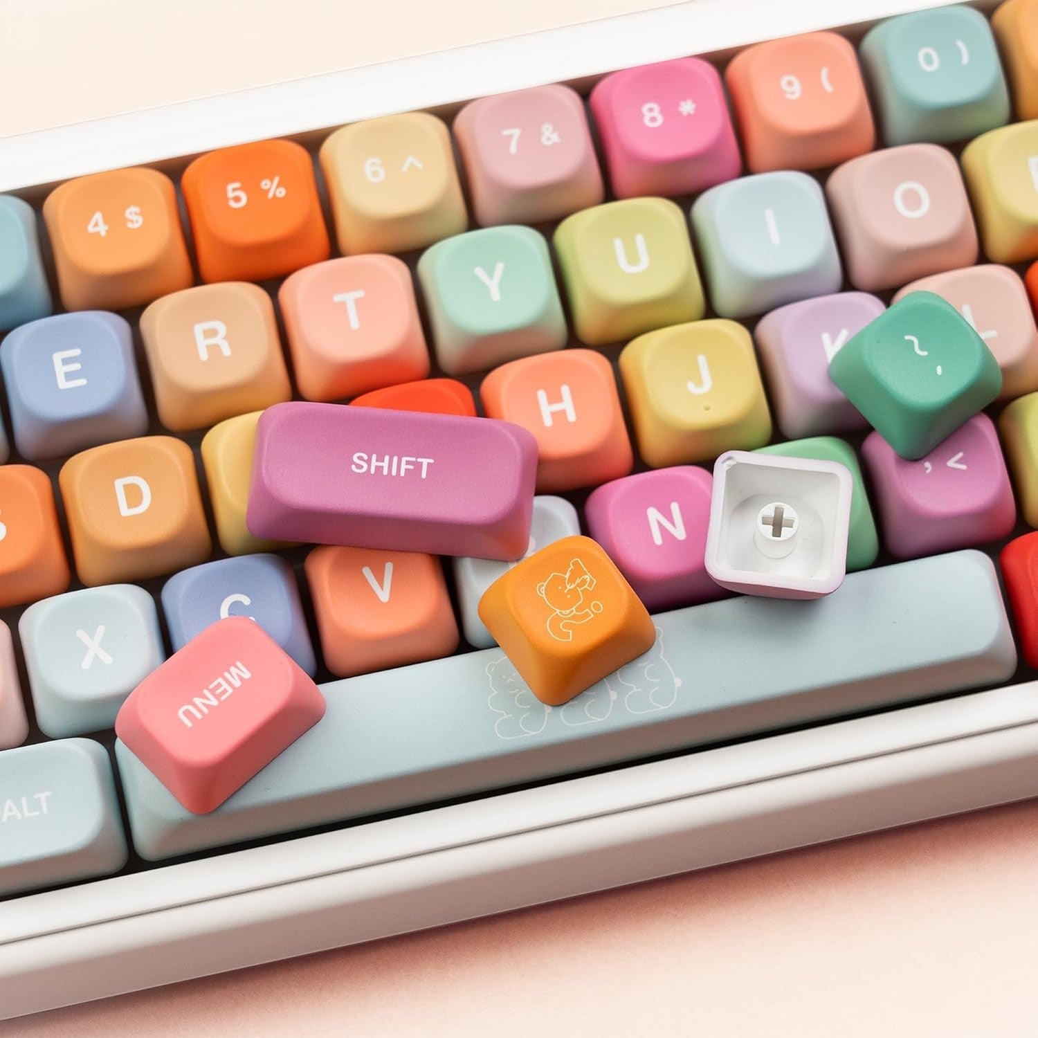 Set de 132 teclas MyKeyboard Gummy Bears con perfil MOA y diseño colorido en tonos pastel con iconos de ositos