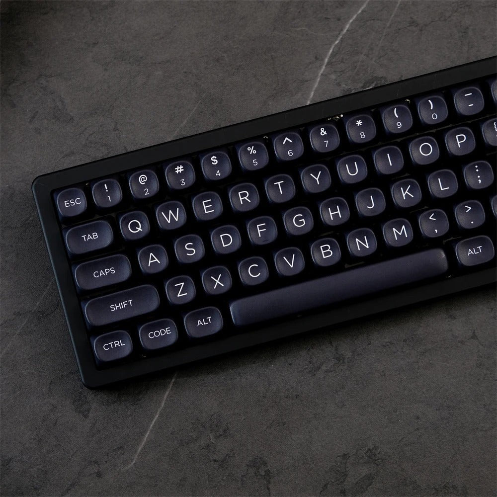 Keycaps MyKeyboard negros con perfil MOA y diseño minimalista fabricados en PBT mediante sublimación térmica