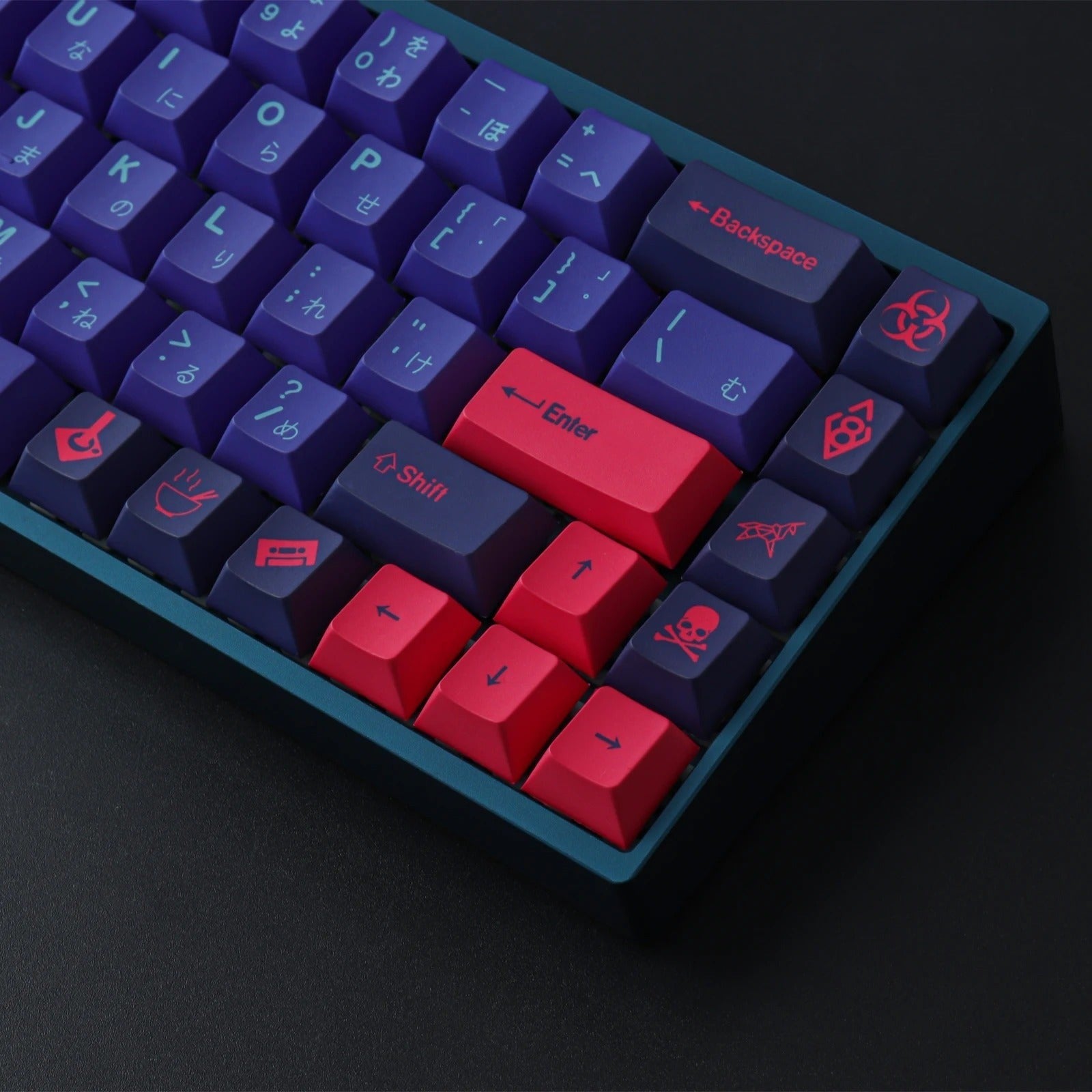 Set de keycaps MyKeyboard Onda Láser con perfil Cherry, fabricados en PBT, en tonos morado, azul y detalles en rojo.