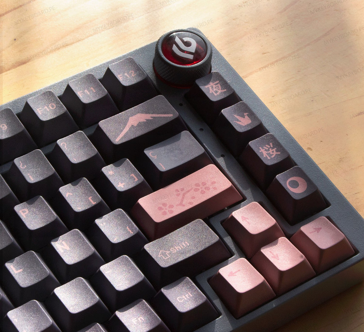Teclado mecánico MyKeyboard Leobog Hi75 Sakura Night en español con teclas oscuras y perilla multimedia roja