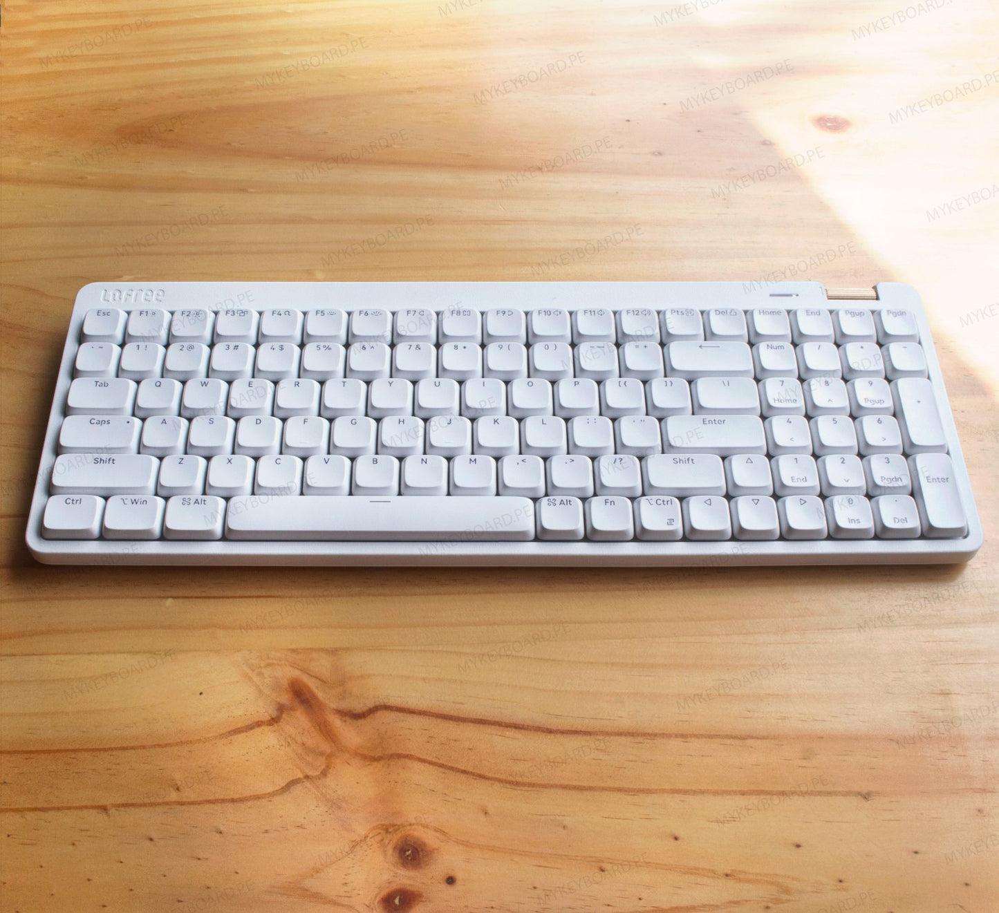 Teclado mecánico MyKeyboard Lofree Flow Lite 100 de perfil bajo en color blanco, formato completo con pad numérico.