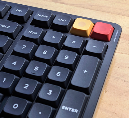Teclado mecánico NuPhy Air100 V3 Nebula Dark de perfil bajo con  teclas PBT negras.