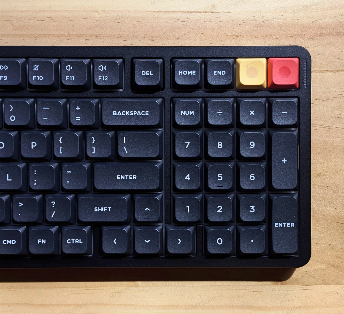 Teclado mecánico NuPhy Air100 V3 Nebula Dark de perfil bajo con  teclas PBT negras.