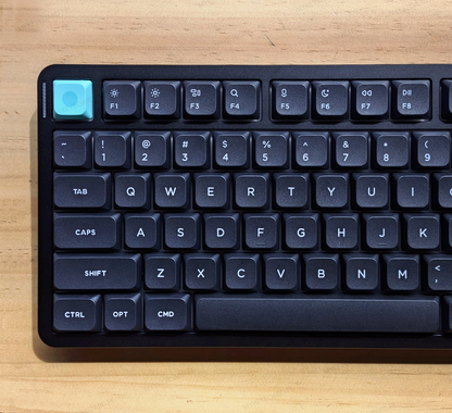 Teclado mecánico NuPhy Air100 V3 Nebula Dark de perfil bajo con  teclas PBT negras.