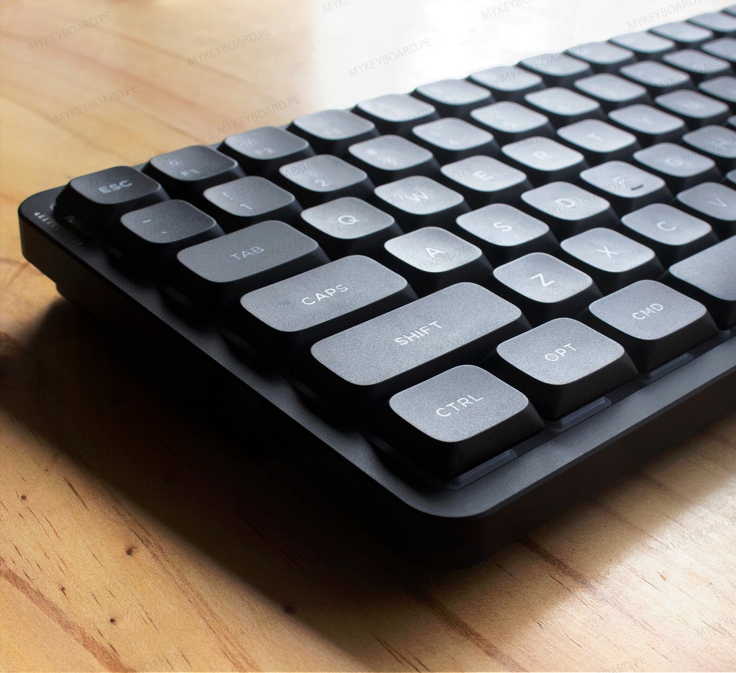 Teclado mecánico NuPhy Air75 V3 Nebula Dark ultrafino con teclas PBT negras y cuerpo de aluminio de MyKeyboard