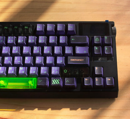 Teclado mecánico MyKeyboard Epomaker G84 Pro estilo Evangelion con teclas moradas manga y barra espaciadora verde neón