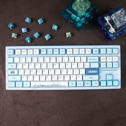 Teclado mecánico MyKeyboard Epomaker X Feker Galaxy80 Moscow TKL azul y blanco con teclas PBT y switches Zebra