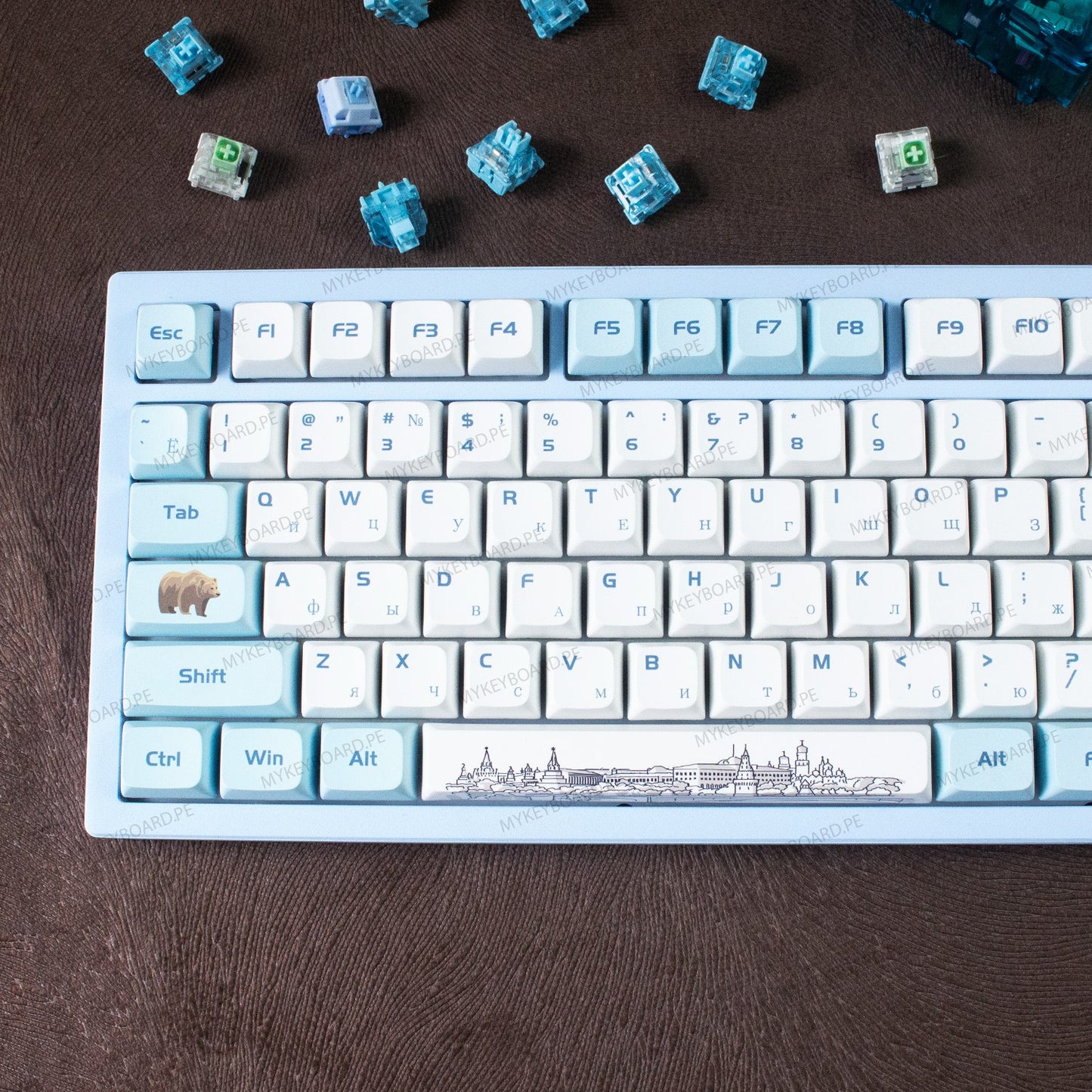 Teclado mecánico MyKeyboard Epomaker X Feker Galaxy80 Moscow TKL azul y blanco con teclas PBT y switches lineales