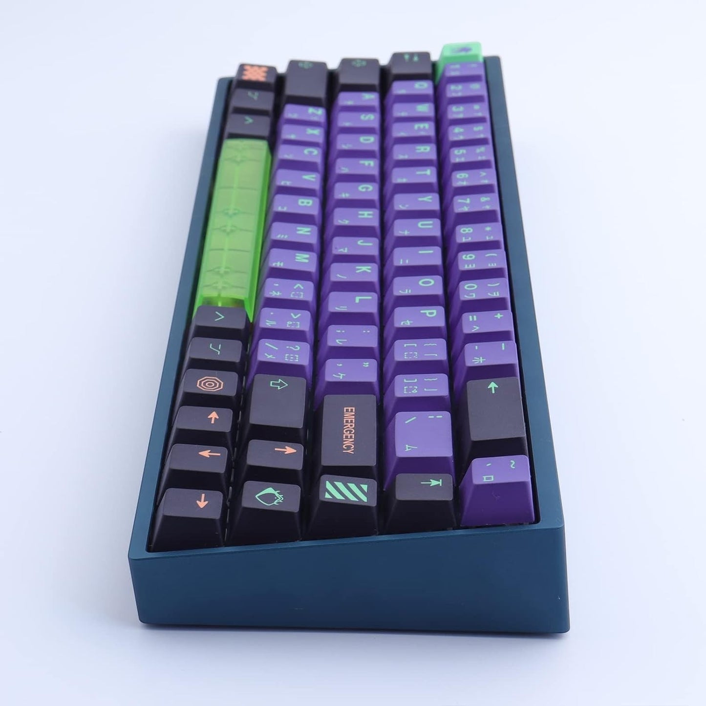 Set de 135 teclas MyKeyboard perfil Cherry de PBT con diseño temático Evangelion EVA 01 en morado, negro y verde