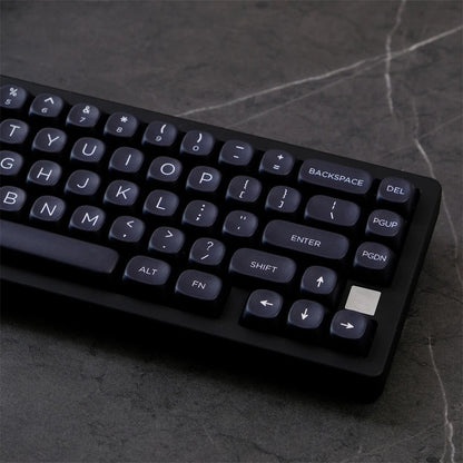 Set de 129 teclas MyKeyboard negras con perfil MOA y diseño minimalista fabricadas en PBT de alta calidad