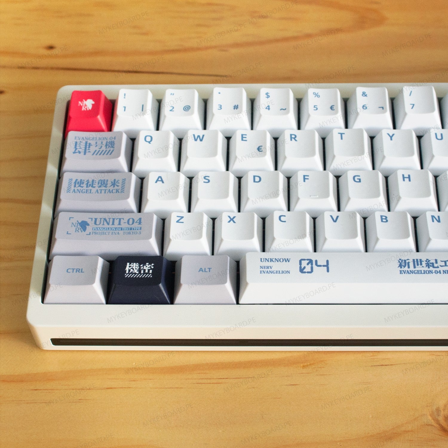 Teclado mecánico MyKeyboard WEIKAV NUT65 EVA-04 formato 65% con teclas PBT blancas y detalles temáticos de Evangelion