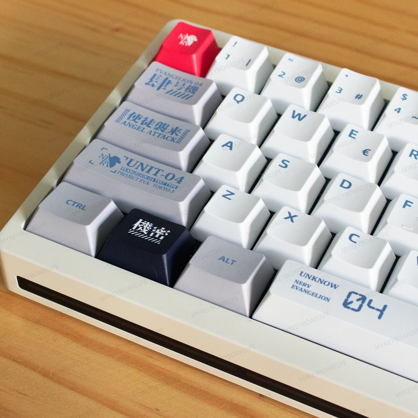 Teclado mecánico MyKeyboard WEIKAV NUT65 EVA-04 formato 65% con teclas PBT personalizadas y diseño temático
