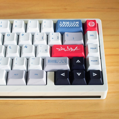 Teclado mecánico MyKeyboard WEIKAV NUT65 EVA-04 formato 65% con teclas PBT personalizadas y diseño temático.