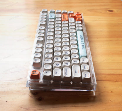 Teclado mecánico MyKeyboard YUNZII X75 Pro con diseño 75%, teclas PBT This Is Plastic y carcasa transparente.